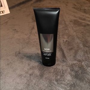 Noir_ Bath & Body works ultra Shea body cream NWT